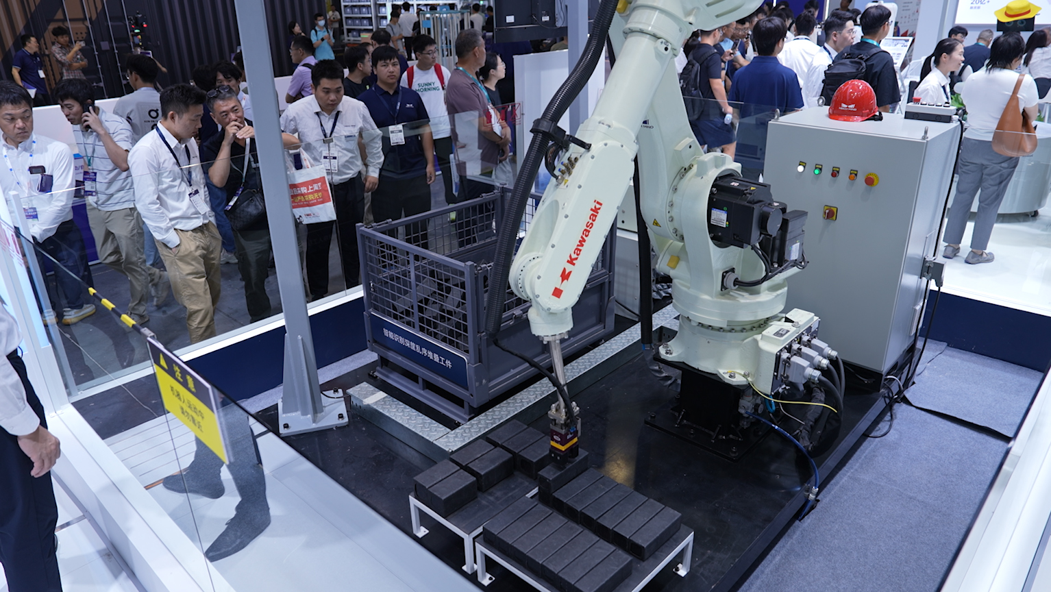 General-Purpose "Eye + Brain" for Robots: High-Precision Picking of Steel Billets