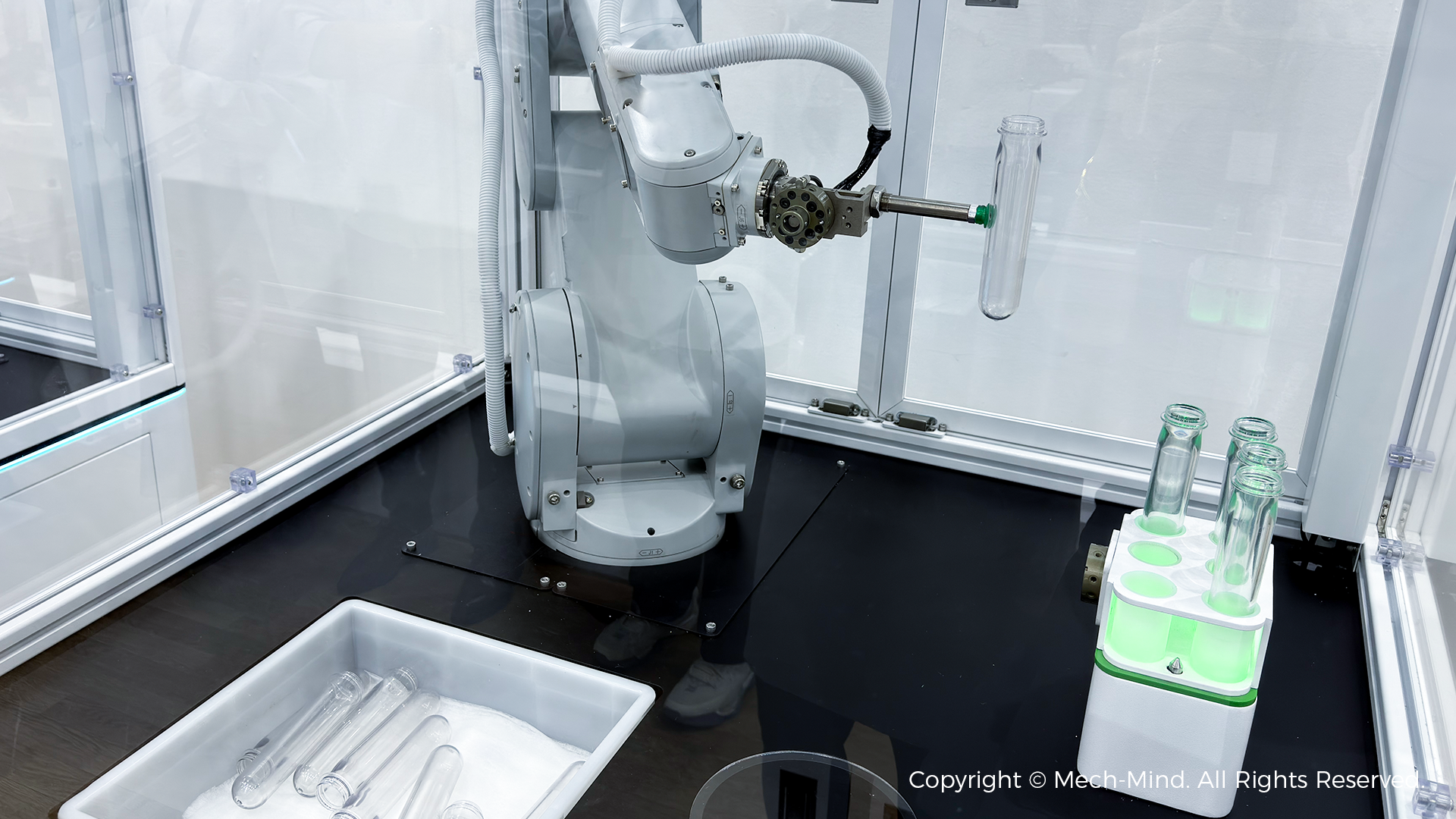 Mech-Mind at iREX 2025 | Winning Industry-Wide Acclaim for Full-Stack Robot "Eye-Brain-Hand" Showcase and Global Product Premieres