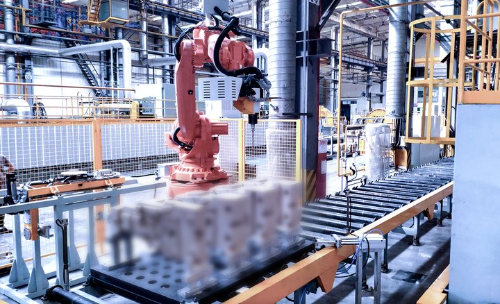 Industrial robot picking sand cores using Mech-Eye 3D camera