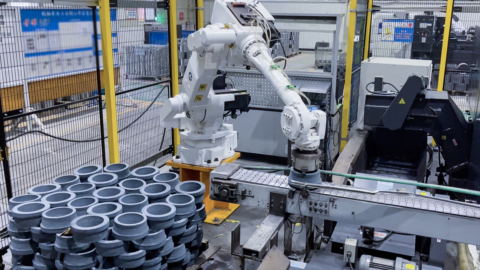 Industrial robot picking inner rings using Mech-Eye 3D camera