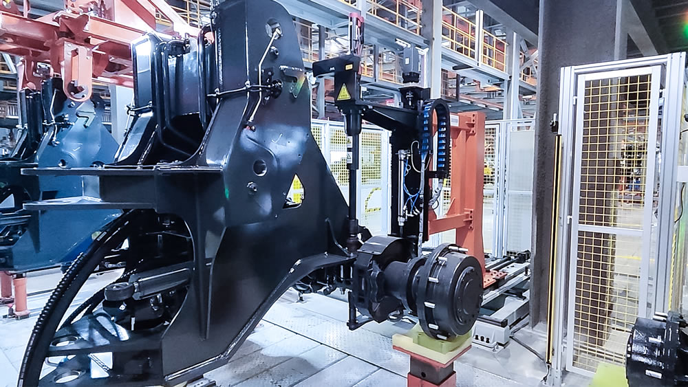 3D Vision-Guided Bolt Tightening