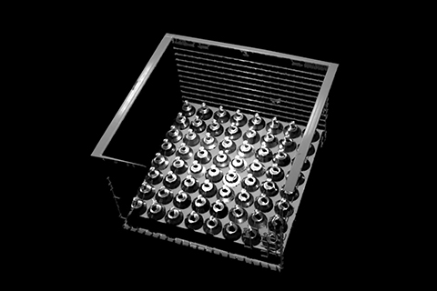 Highly reflective metal parts