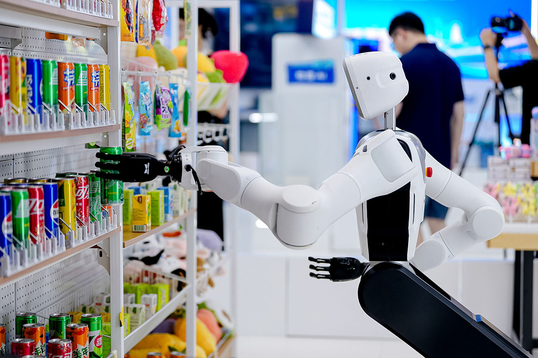 Embodied AI “Eye-Brain-Hand” for Robots: Humanoid Robot Autonomous Goods Picking from Shelves